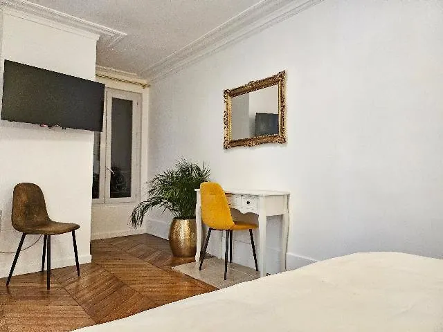 ホームステイ Superbe Appartement, 2 Chambres パリ